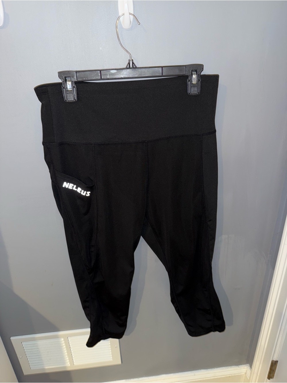 Neleus Women’s 2XL Black High Waist Capri Leggings Side Pocket Activewear